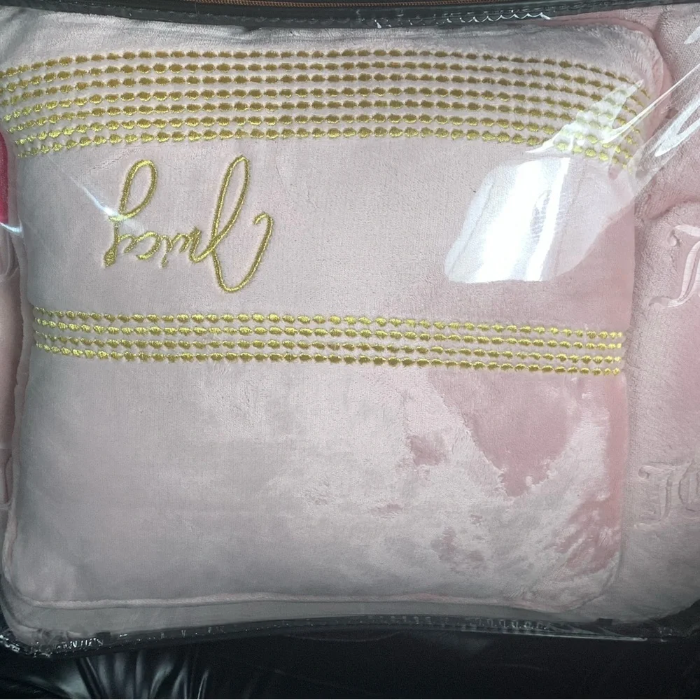 Juicy Couture Pink Comforter Set king pink Logos